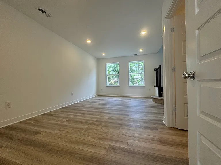 13847 Gatsby Dr — Photo 51