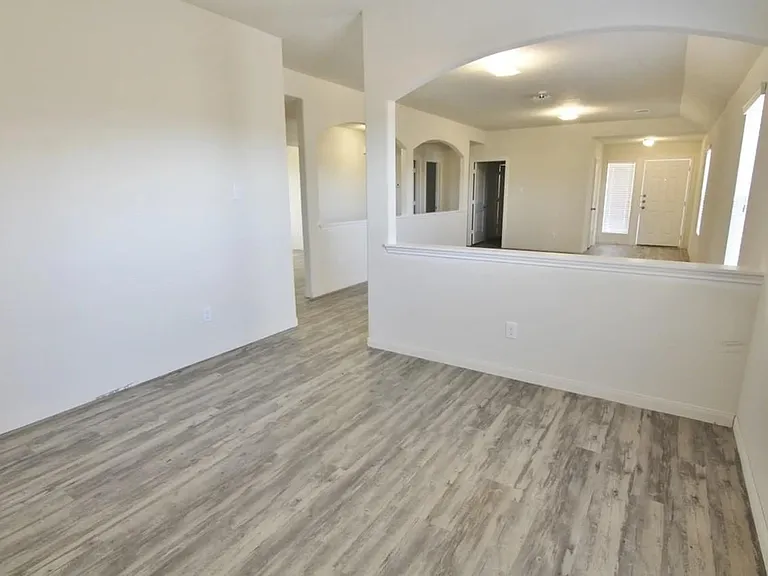 3911 Cary Creek Dr — Photo 4