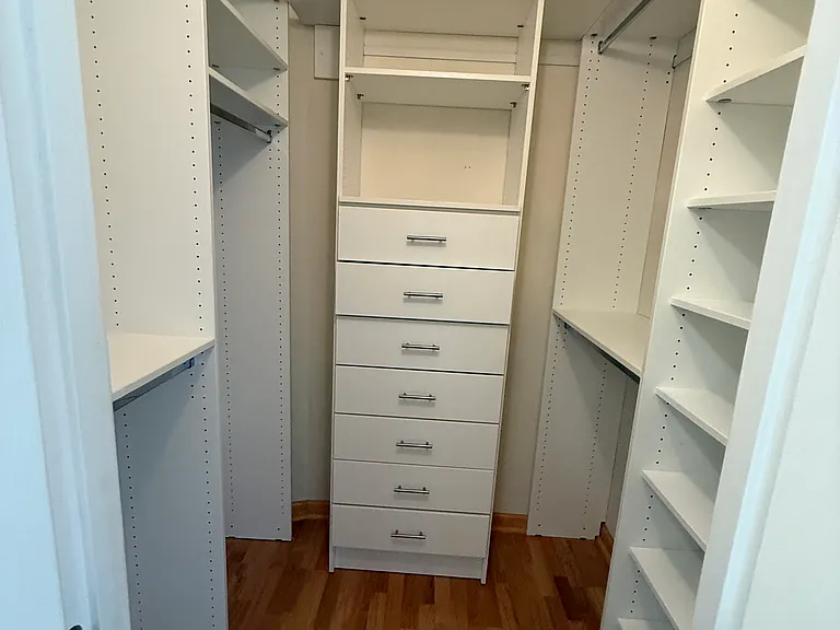 Walking-in closet #1