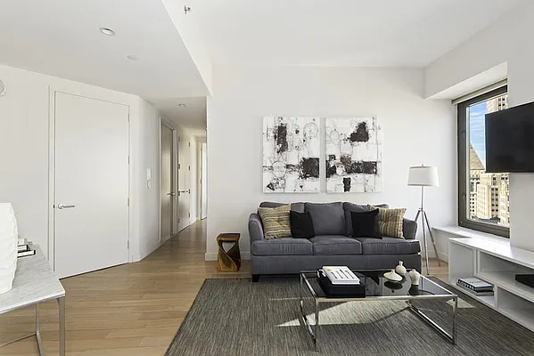 Rented by Domus Realty | media 36