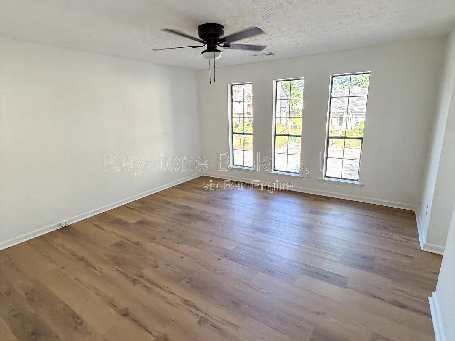 2 bed, 1.0 bath, $1,040 — Photo 4