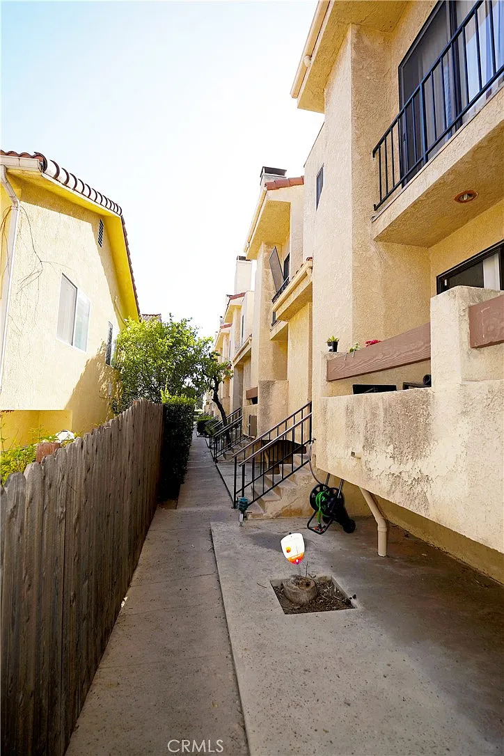 2 bed, 1095 sqft, $2,850 — Photo 3
