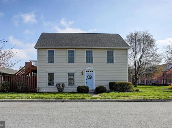 483 Delancey Ct, Mechanicsburg, PA 17055