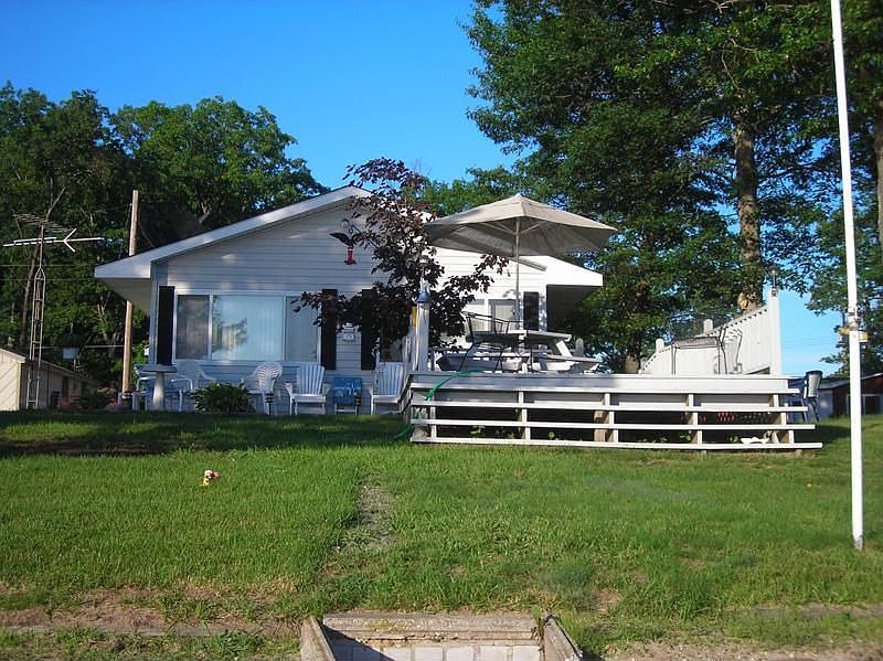 1st image of 2336 Lakeside Dr