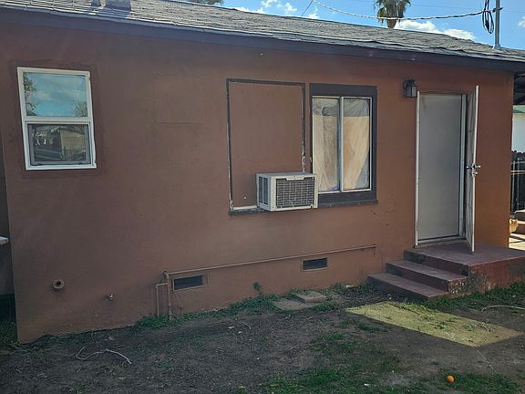 2nd image of 1721 Pacific St APT D