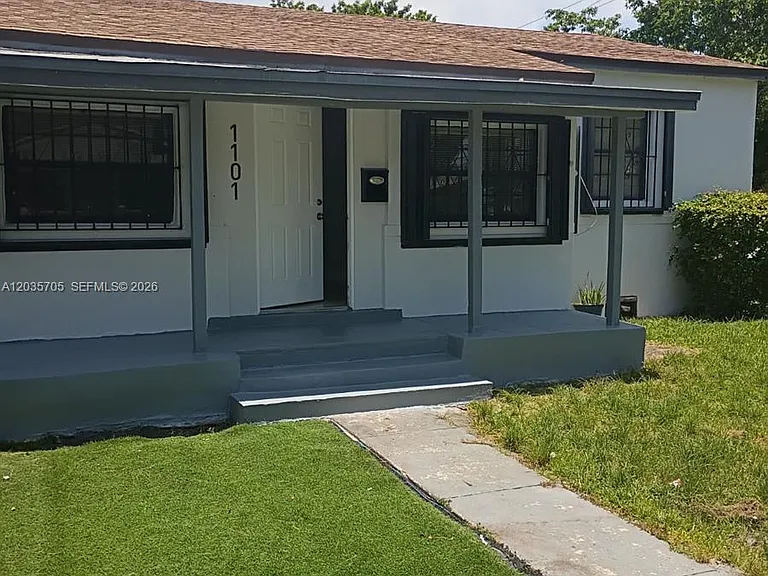 1101 NW 55th Ter — Photo 1