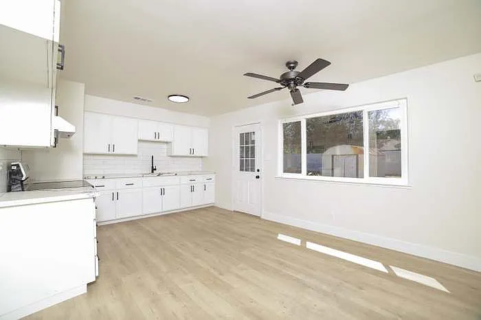 3231 W Indianapolis Ave — Photo 6