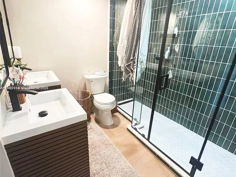 10185 Collins Ave #323 — Photo 10