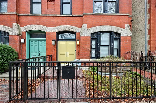 1936 N Hudson Ave Photo 1