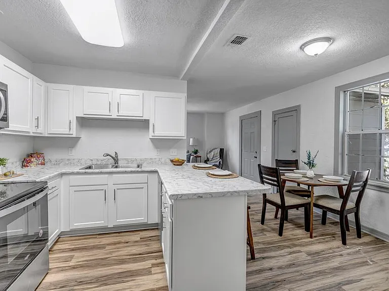 8025 Paul Jones Dr — Photo 11