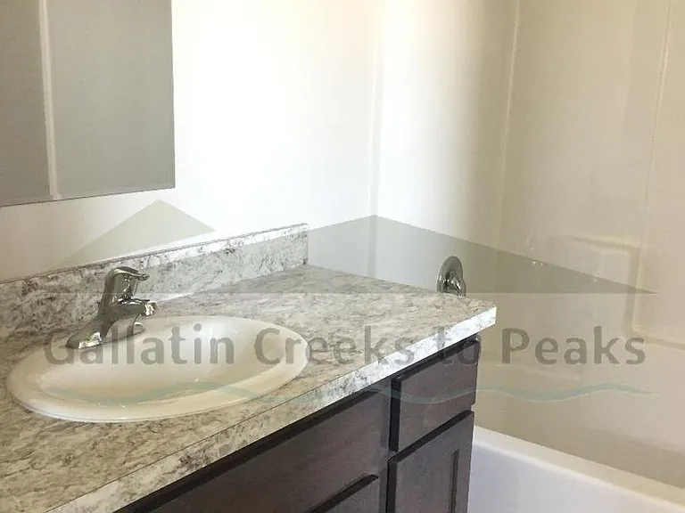 1301 Westwood Circle — Photo 4