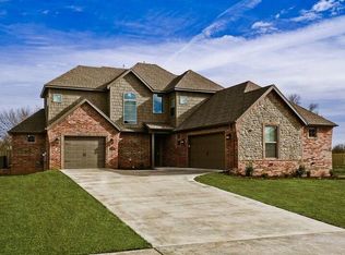 1101 Quail Hollow Dr, Bentonville, AR 72713