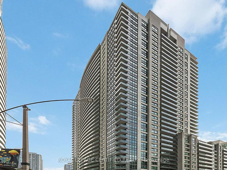 19 Grand Trunk Cres #2915 — Photo 1