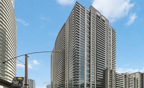 19 Grand Trunk Cres #2915 Photo 1