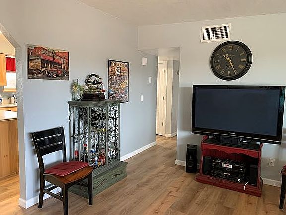 4th image of 4839 S Santa Claus Ave
