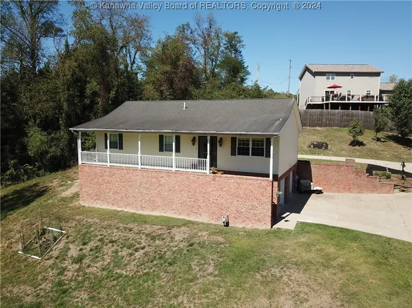 5 Rolling Oaks Ests, Saint Albans, WV 25177