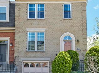 12311 Fox Lake Ct, Fairfax, VA 22033