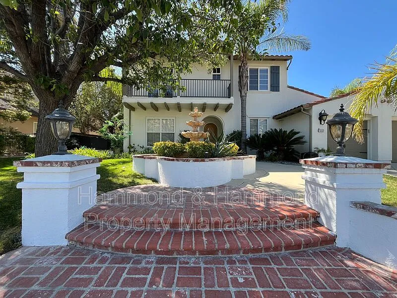5 bed, 4.5 bath, 3725 sqft, $6,650 — Photo 2