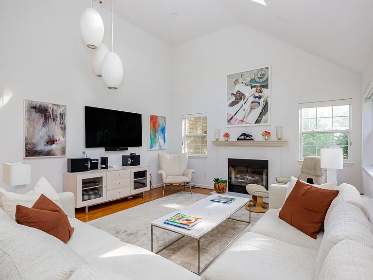 39 Wooded Oak Ln — Photo 4
