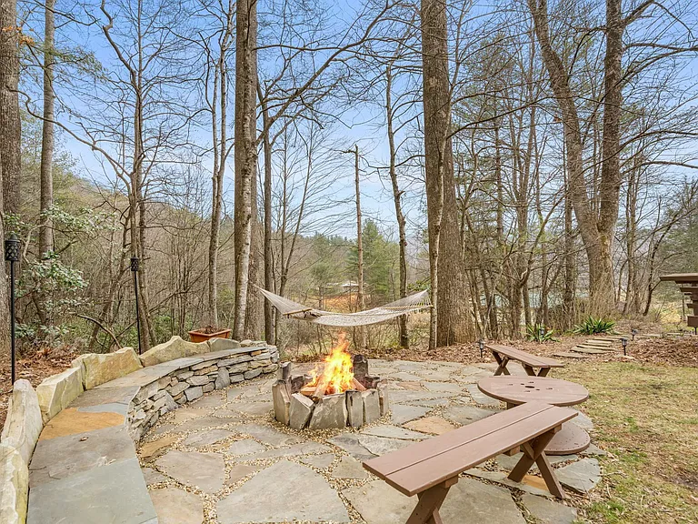 224 Rock Haven Ln — Photo 29