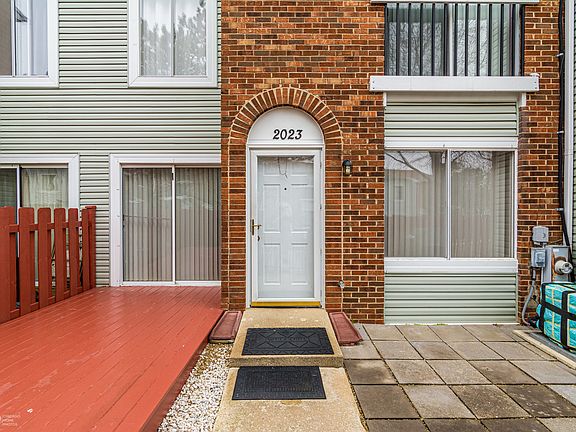 4th image of 2023 Bayberry Ln