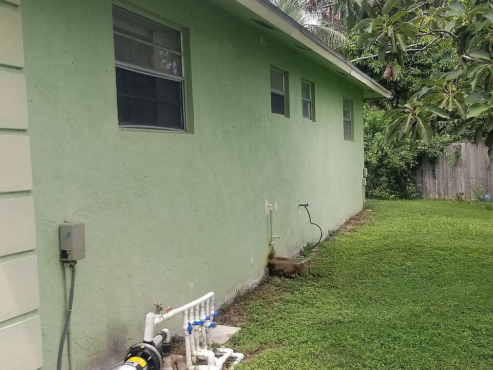 2nd image of 402 NE 2nd St E