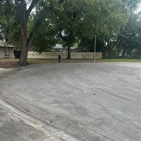 2329 Pine Tree Ct — Photo 3