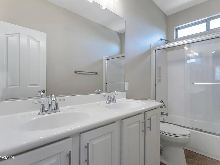 11971 W Patrick Ln — Photo 16