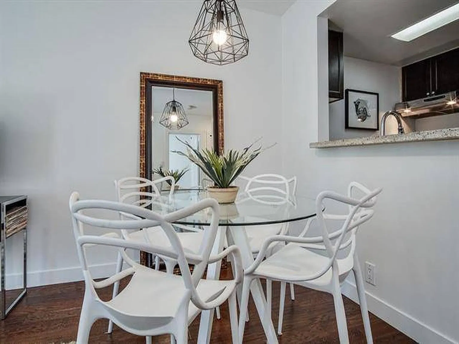 1 bed, 620 sqft, $2,400 — Photo 4