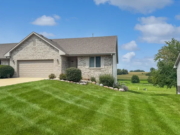 3184 Sandy Pointe Dr #11B, Freeport, IL 61032