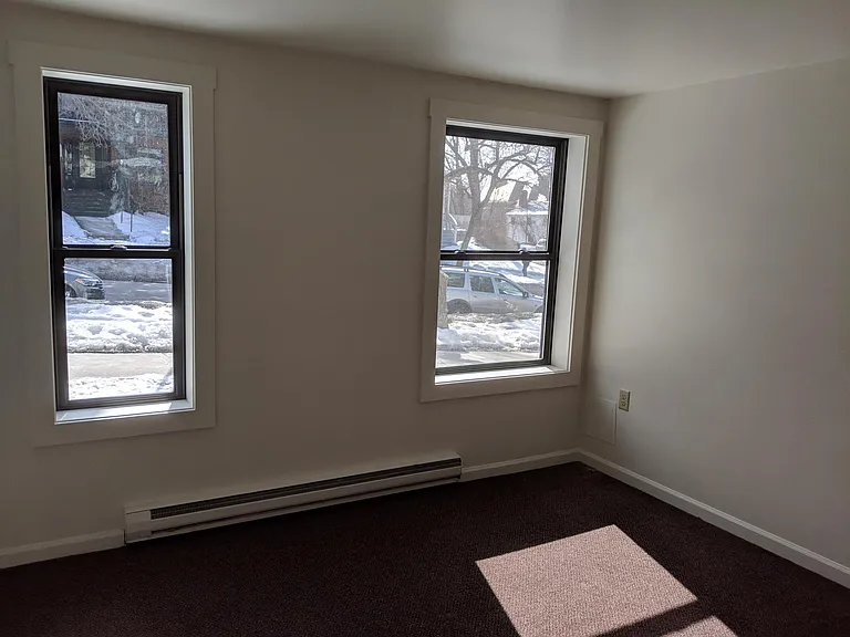 348 College St — Photo 94