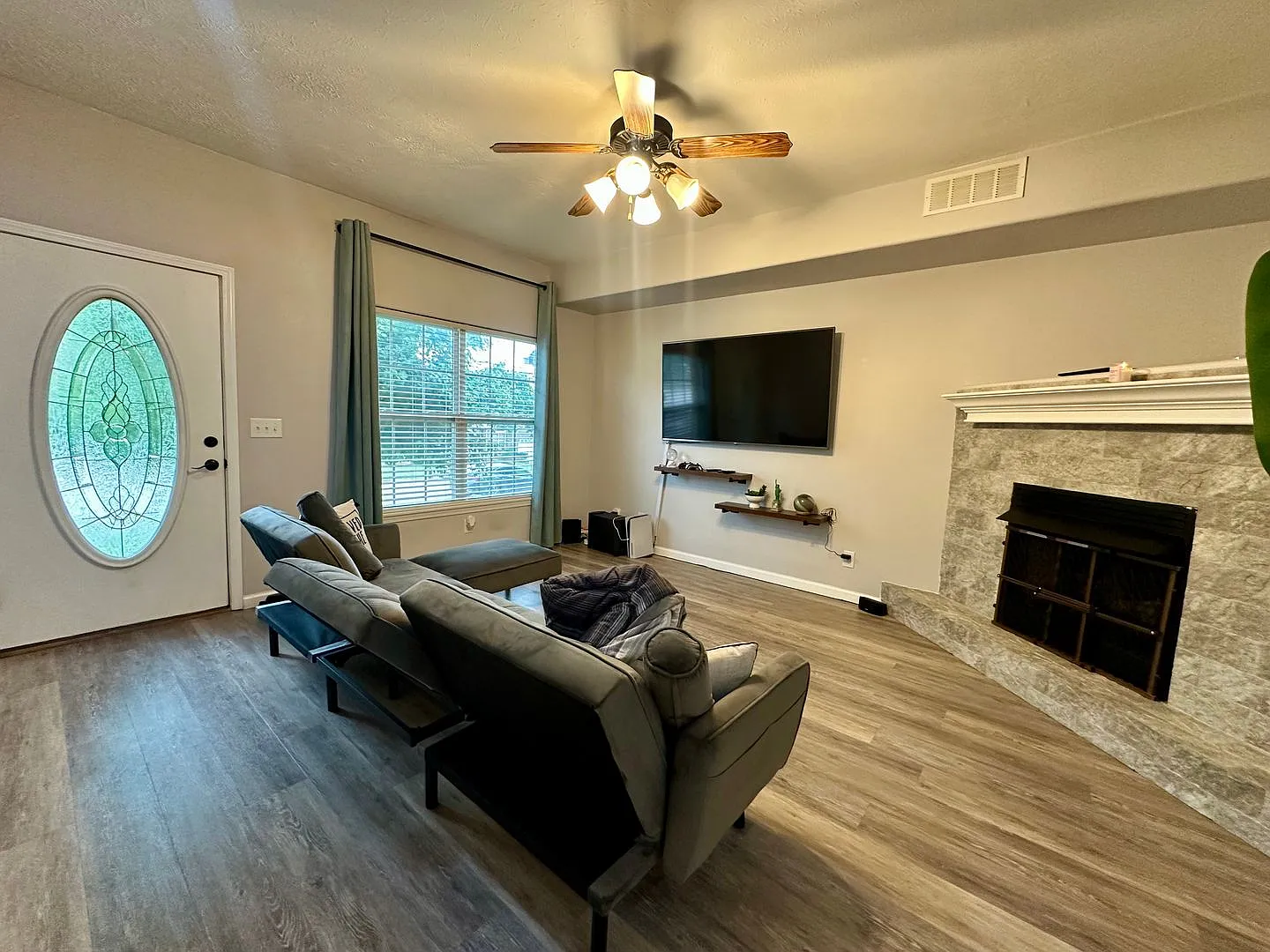 301 Carmel Valley SR — Photo 2
