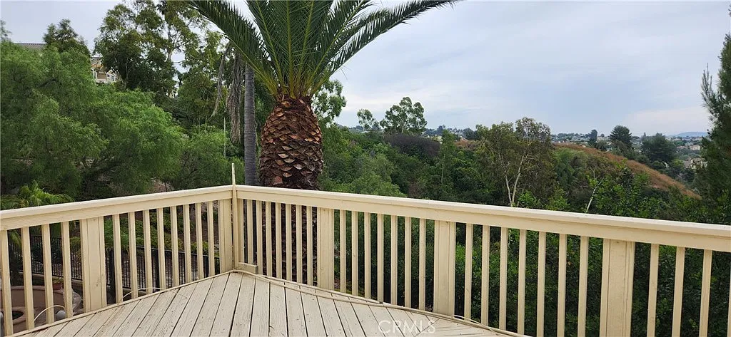 5 bed, 2763 sqft, $5,500 — Photo 2