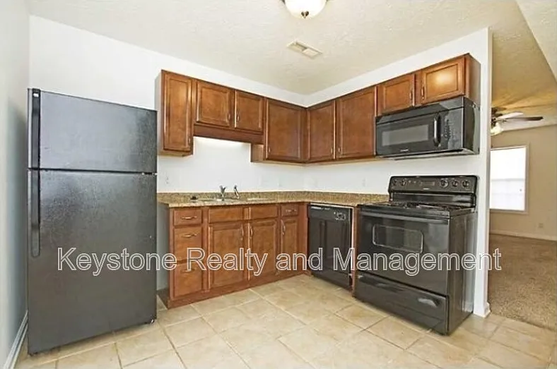 2296 McCormick Ln — Photo 3