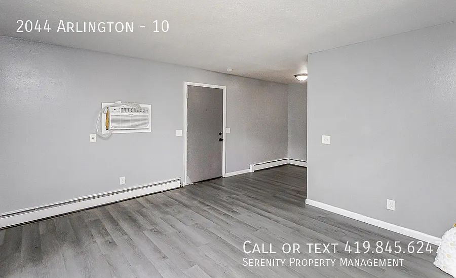 Beat the heat! 2BR w/ A/C and covered parking! — Photo 2