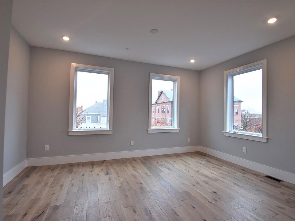 2nd image of 265 Washington St #5NG
