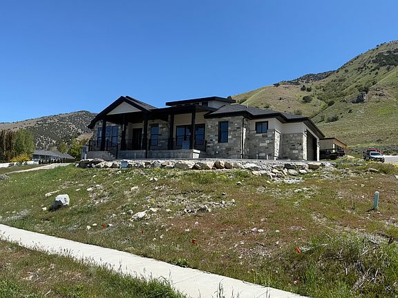 3rd image of 1664 Aspen Dr