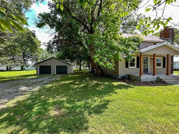 902 E Washington St, Pittsburg, KS 66762