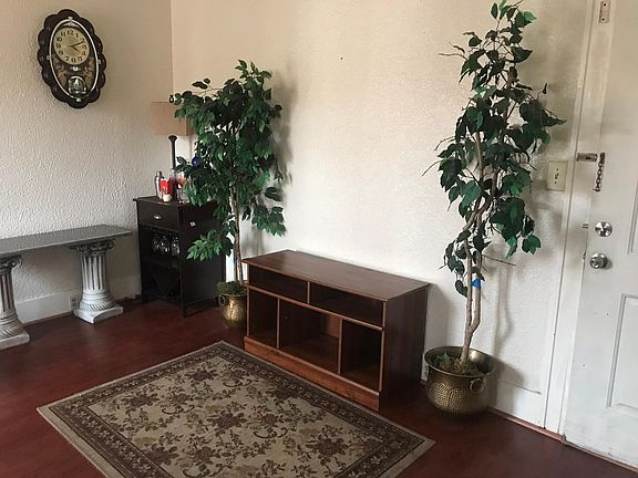 5th image of 1114 18th St APT 4