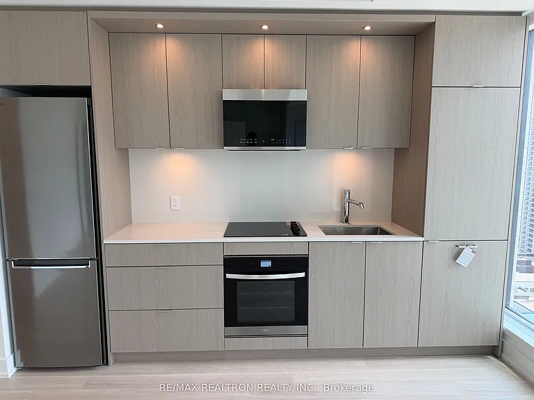 25 Cordova Ave #1810 — Photo 7