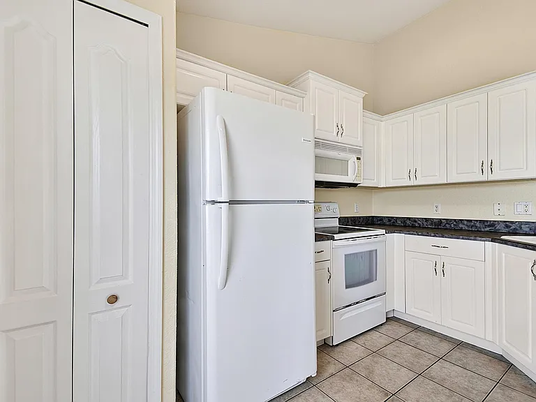 9 Lytton Ln — Photo 15