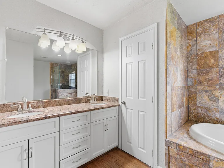 9638 Pine Lake Dr — Photo 32