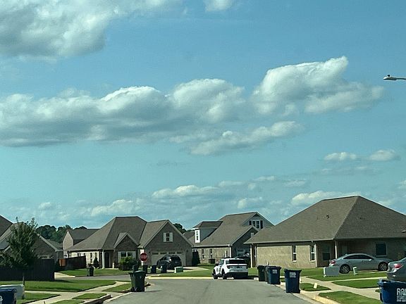 4th image of 139 Sublett Dr