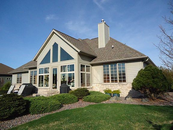 2nd image of 1613 Green Vistas Dr