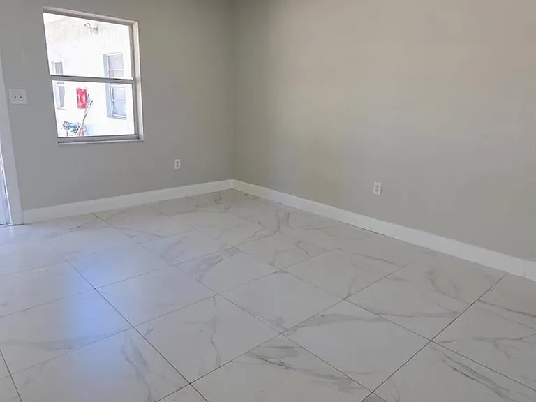 616 NW 5th Ave #2 — Photo 11