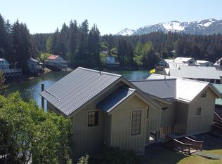 215 Lindstedt Ln, Seldovia, AK 99663