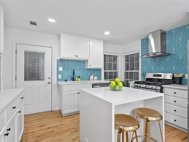 1904 Romeria Dr — Photo 3