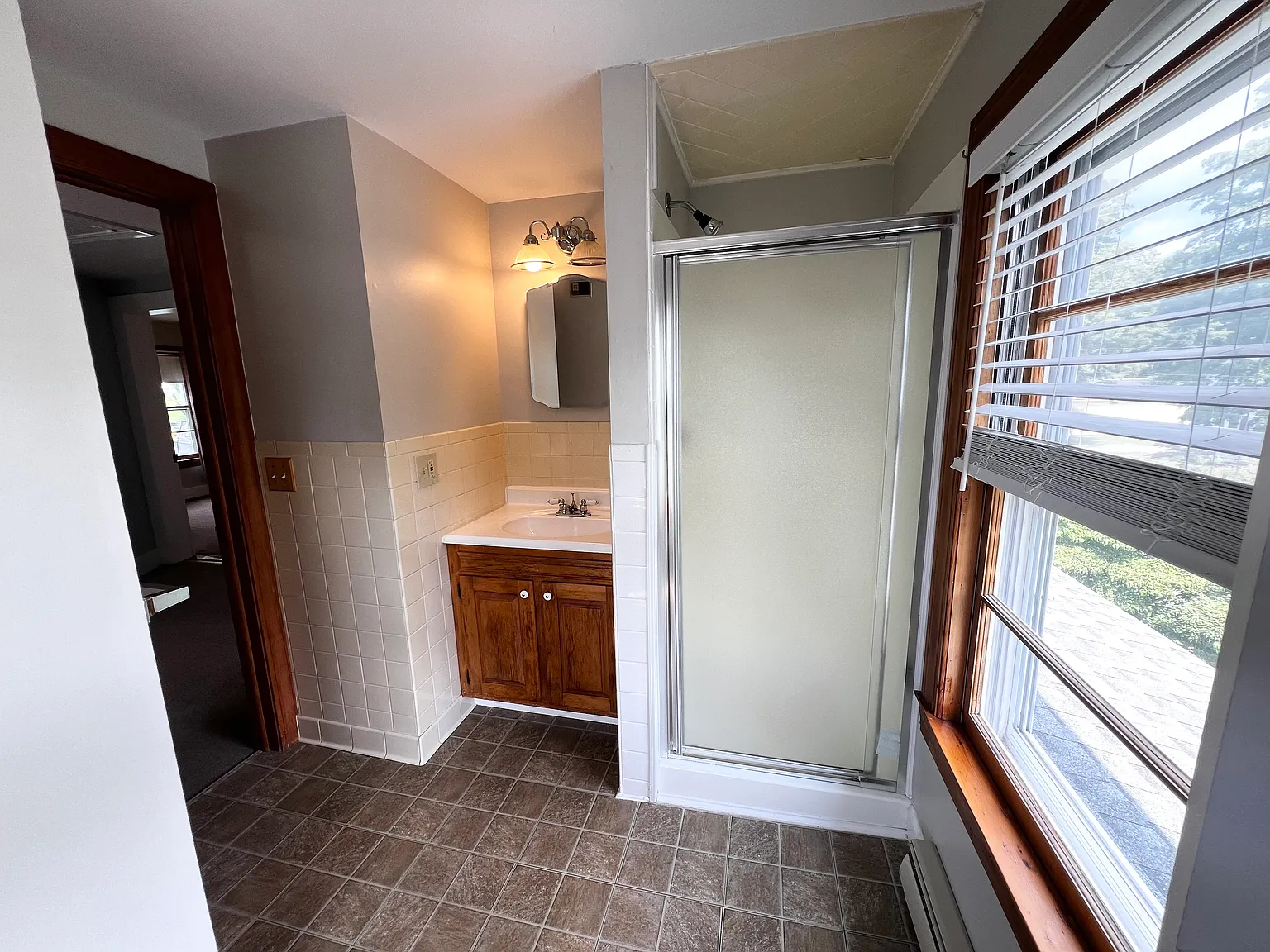 2 bed, 800 sqft, $2,000 — Photo 2