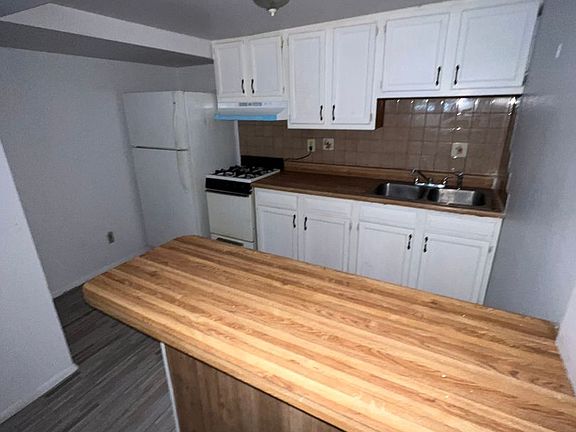 5th image of 1411 W Liberty St APT B