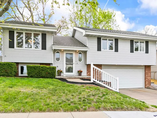 5949 N 108th Avenue Cir, Omaha, NE 68164